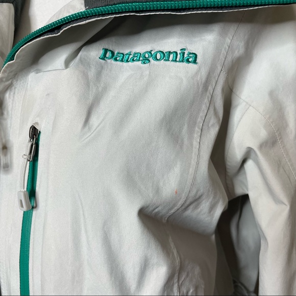 Women's Patagonia Goretex Piolet jacket - Picture 6 of 14